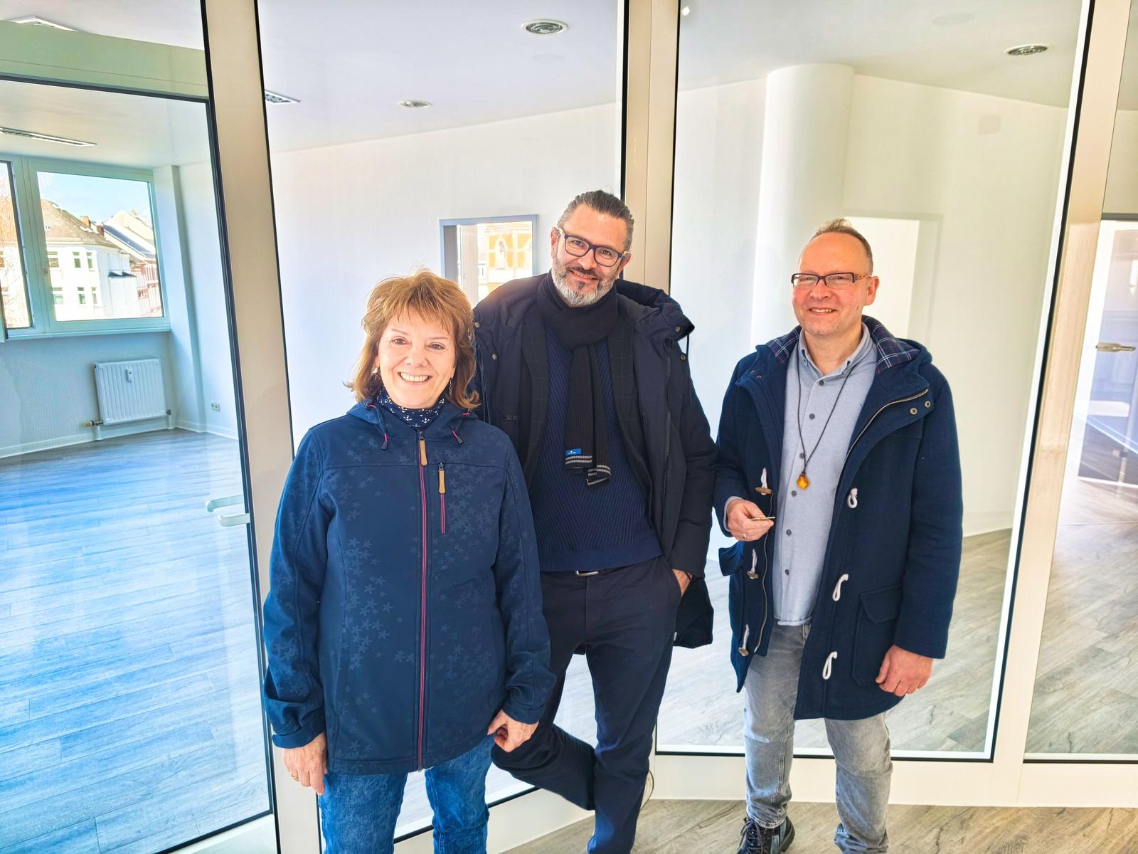 Auf diesem Bild sieht man den Umzug ins Steinhaus.