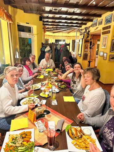 Auf diesem Bild sieht man die Teilnehmer des Festes.