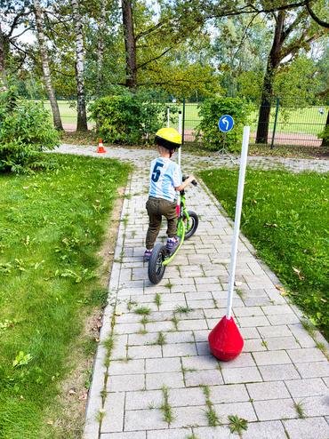Auf dem Bild ist das Familienfest zu sehen.