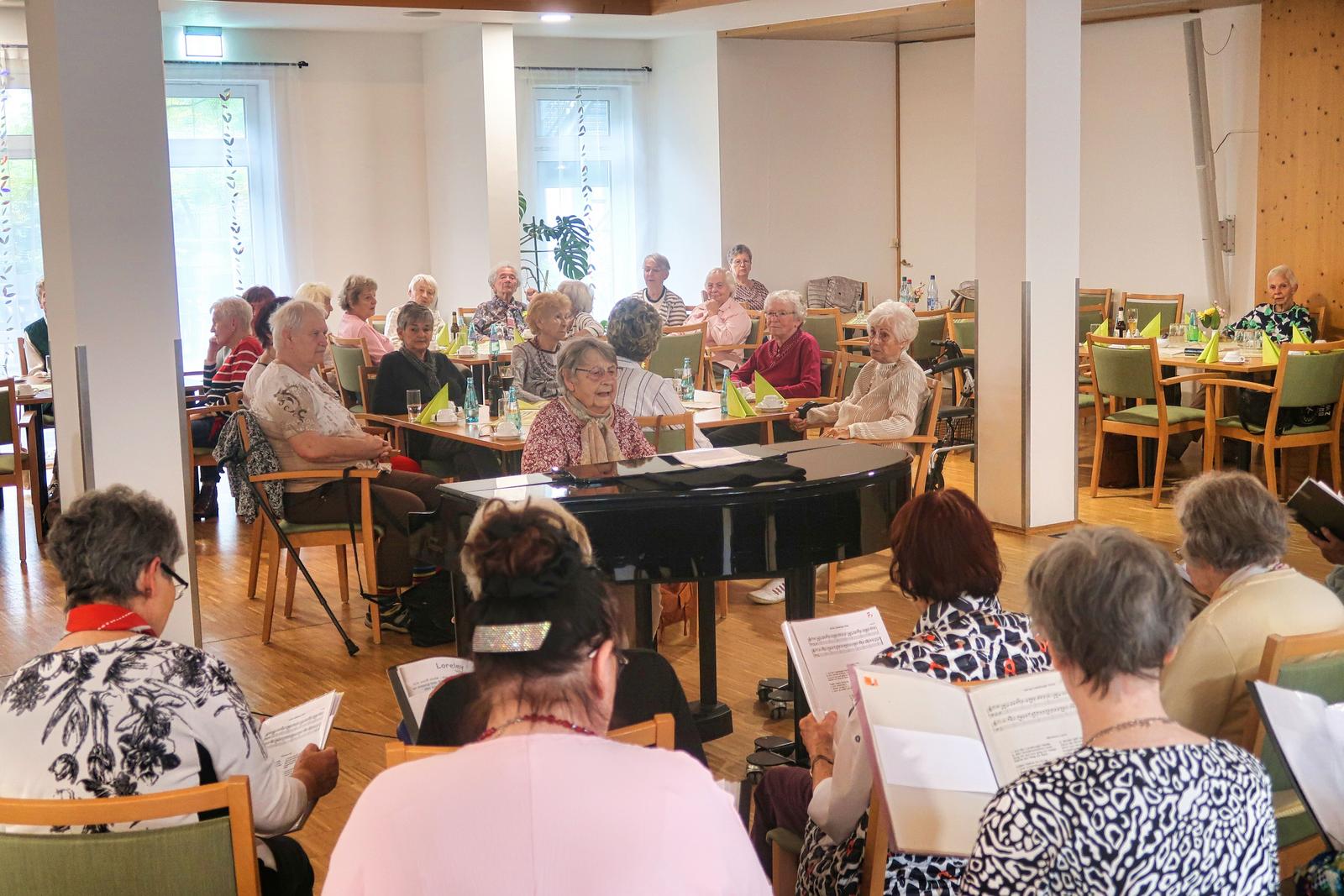 Auf diesem Bild ist der Chor der VG 028 zu sehen.