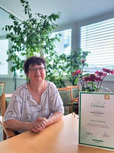 Auf diesem Bild wird Schwester Marion geehrt.