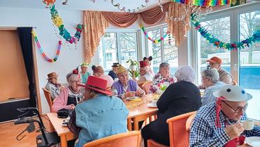 Auf diesem Bild sieht man die Feierlichkeit.