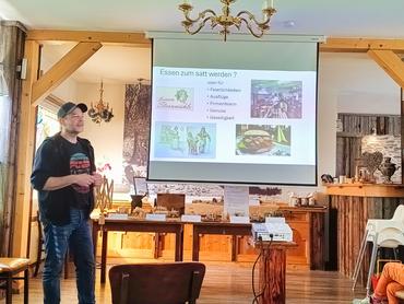 Auf diesem Bild sieht man den Vortrag.