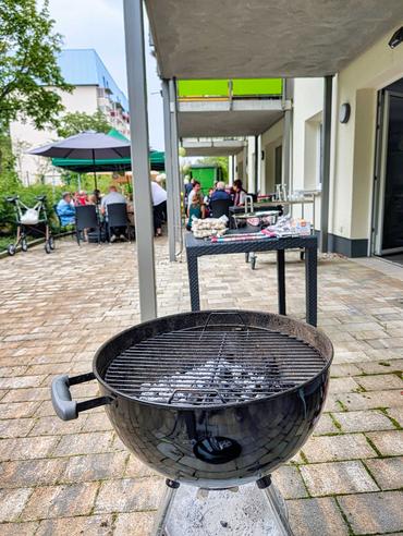 Auf diesem Bild ist das Fest zu sehen.