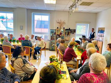 Auf diesem Bild sieht man die Feierlichkeit. 