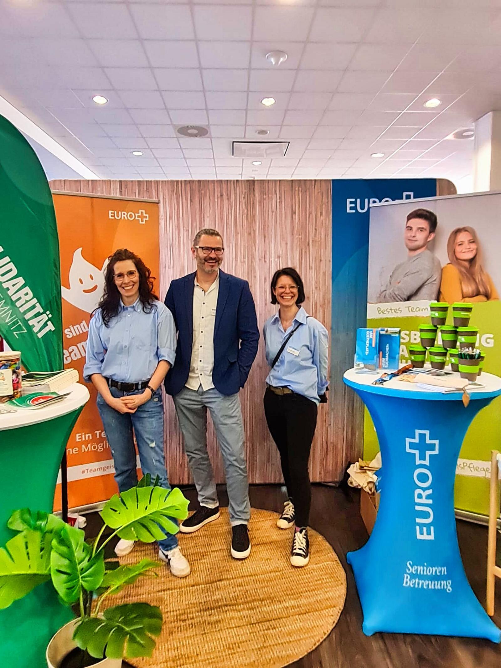 Auf diesem Bild sieht man unser Team auf der Jobmesse.