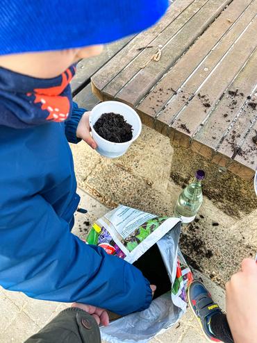 Auf diesem Bild sieht man die Ostervorbereitungen