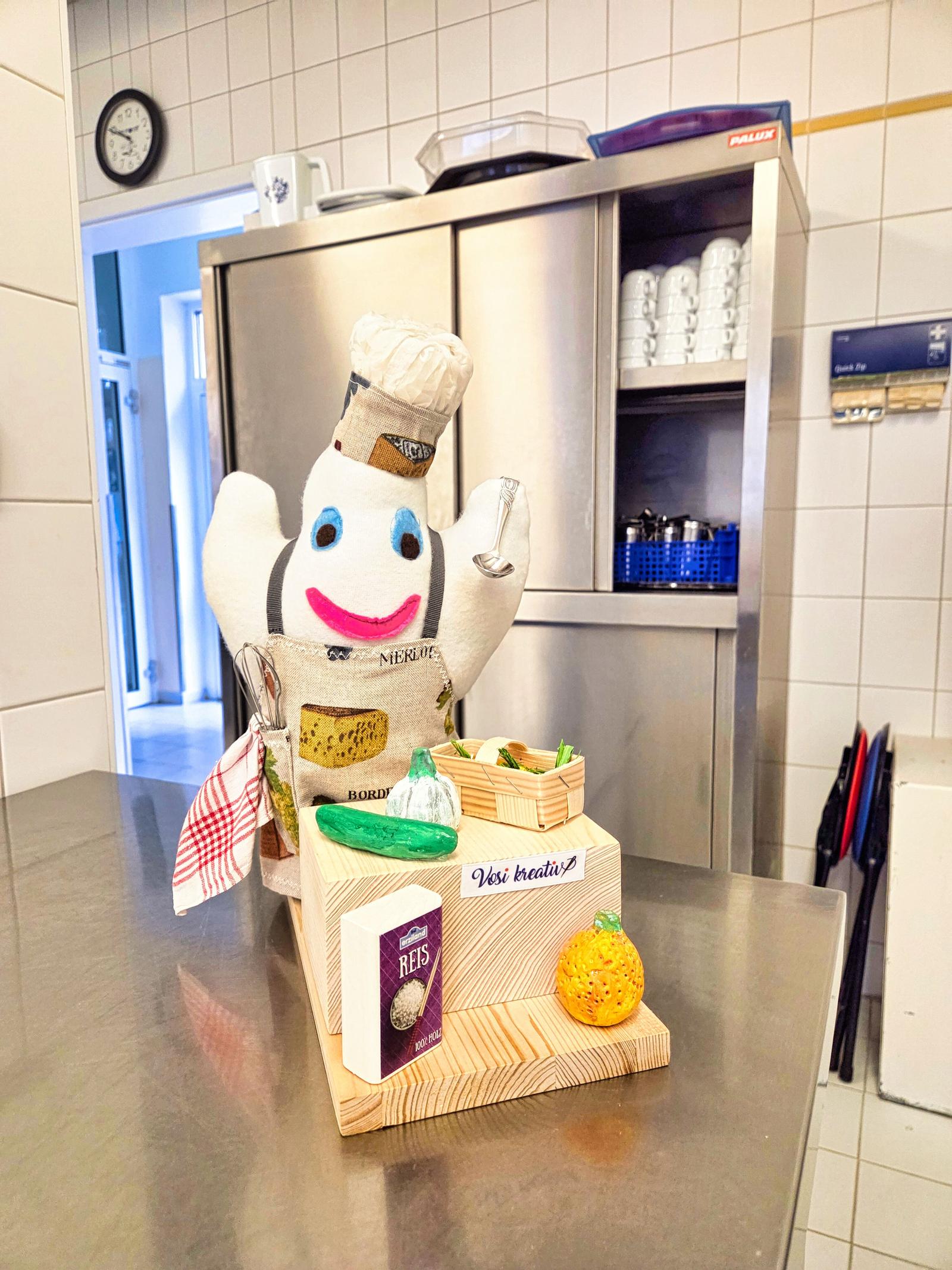 Auf diesem Bild sieht man unseren neunen Teamgeist in der Küche.