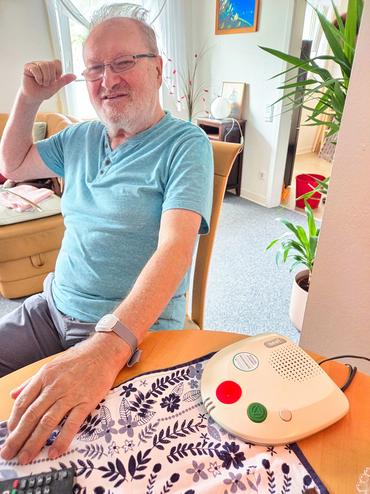 ASuf diesem Bild ist Herr Meinhold mit dem Handsender zu sehen.