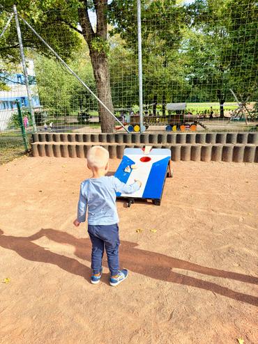 Auf dem Bild ist das Familienfest zu sehen.