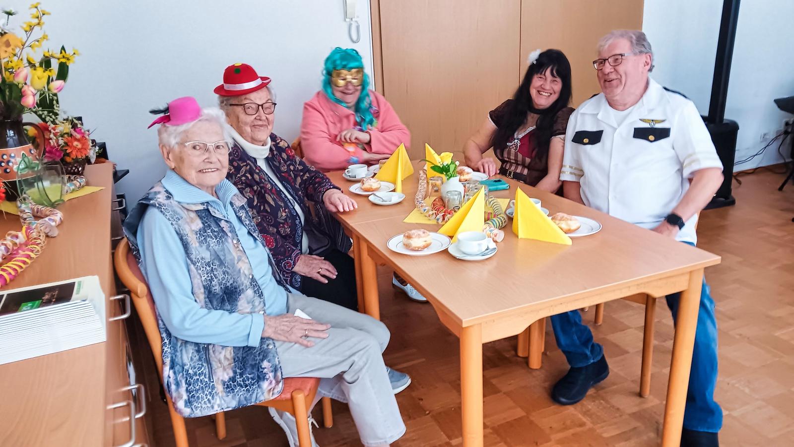 Auf diesem Bild sieht man die Feierlichkeit.