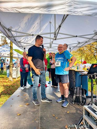 Auf diesem Bild sieht man die Veranstaltung.
